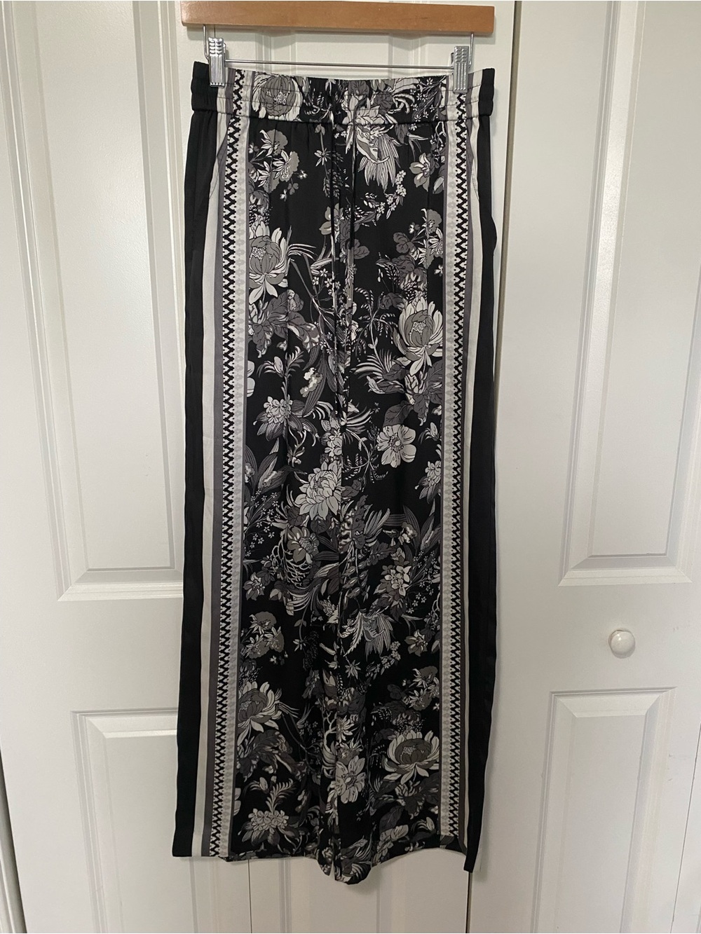 Halogen Black and Gray Floral Lightweight Wide Leg Pants